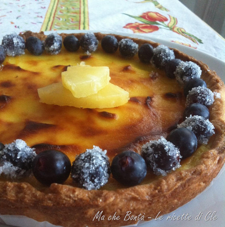 Crostata ananas e uva (Pineapple & grape tart)
